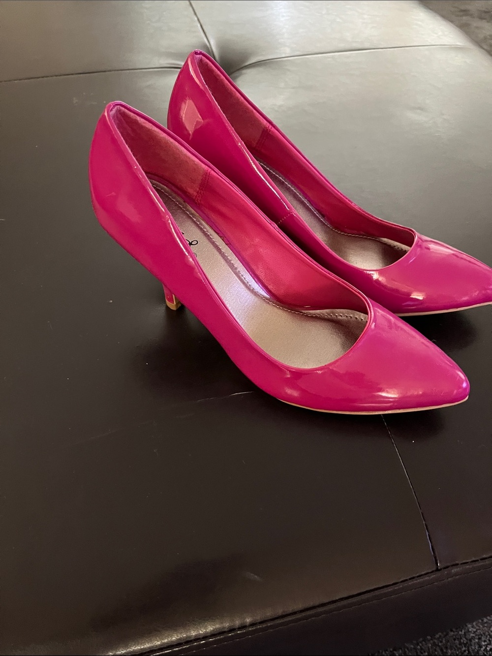 Women's Fuchsia Patent Pointed-Toe Pumps